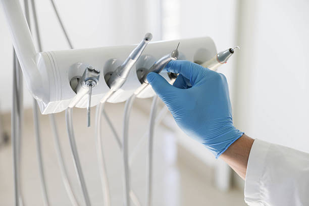 Professional Tooth Extraction technician working in La Feria, TX